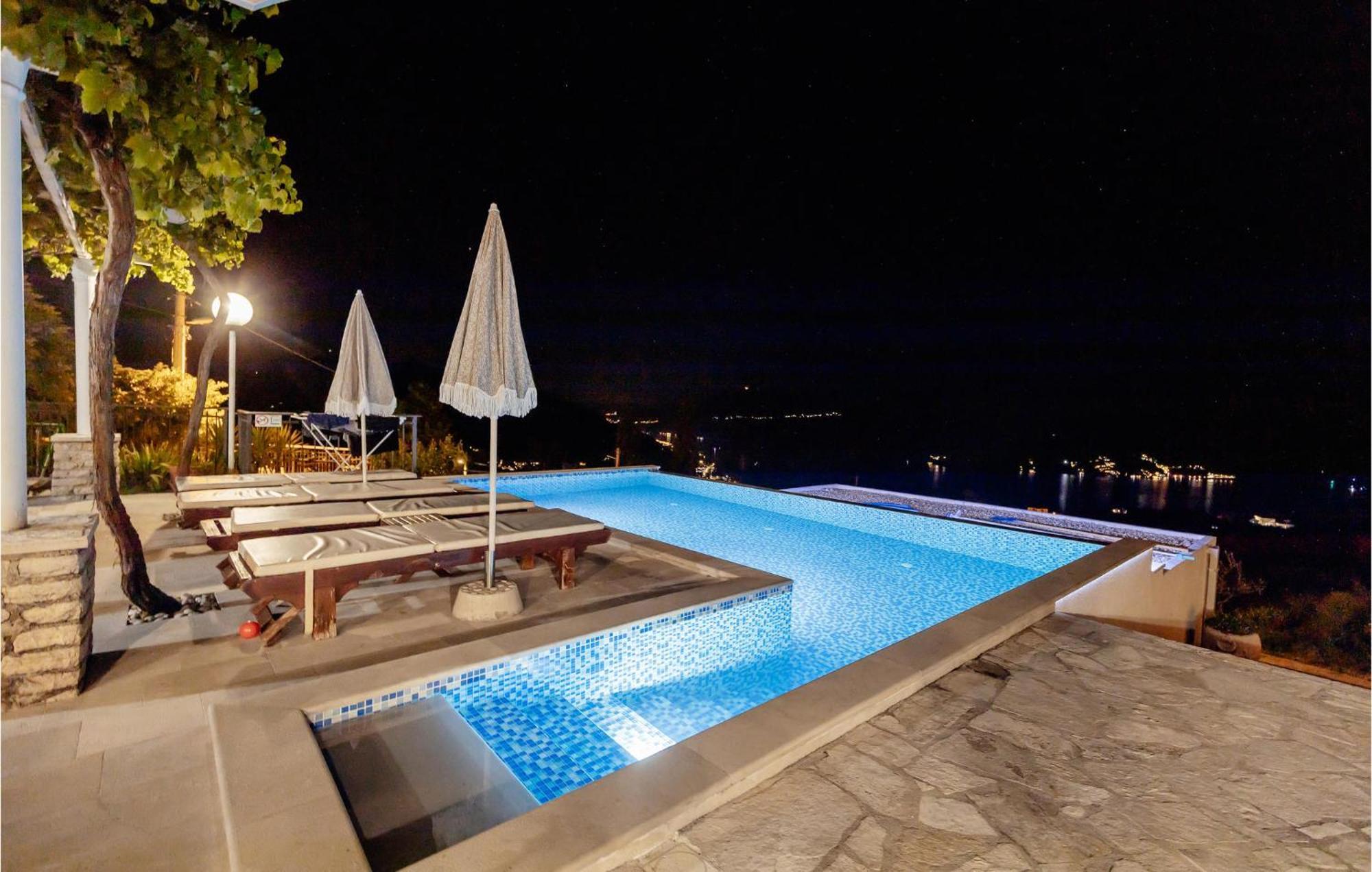 Amazing Home In Herceg Novi With House Sea View Zewnętrze zdjęcie