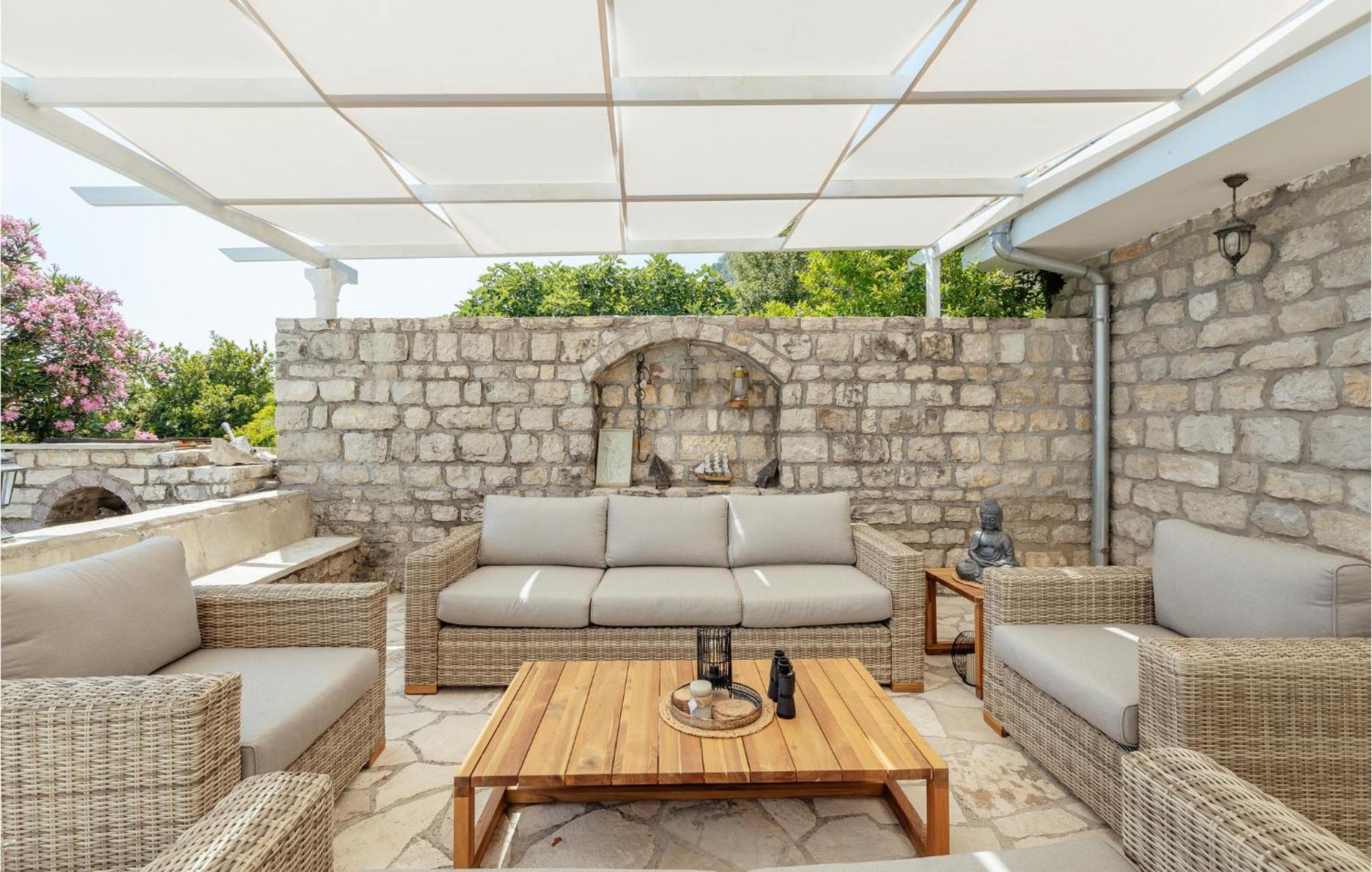 Amazing Home In Herceg Novi With House Sea View Zewnętrze zdjęcie