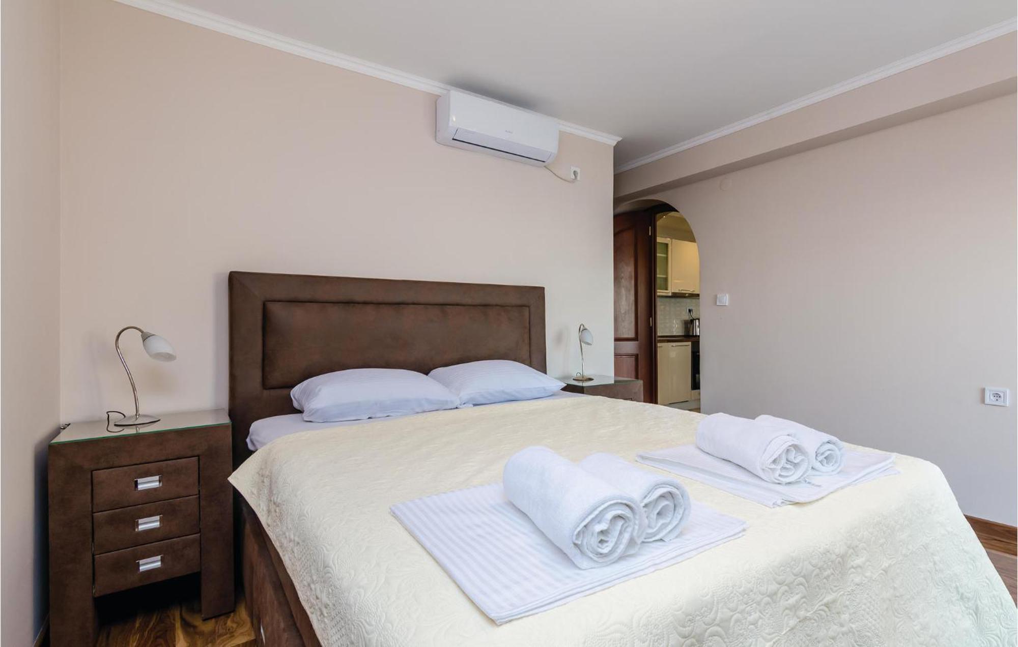 Amazing Home In Herceg Novi With House Sea View Zewnętrze zdjęcie